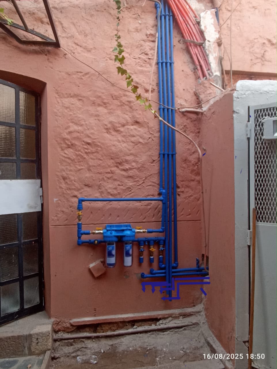 Installation de filtration sur un mur extérieur